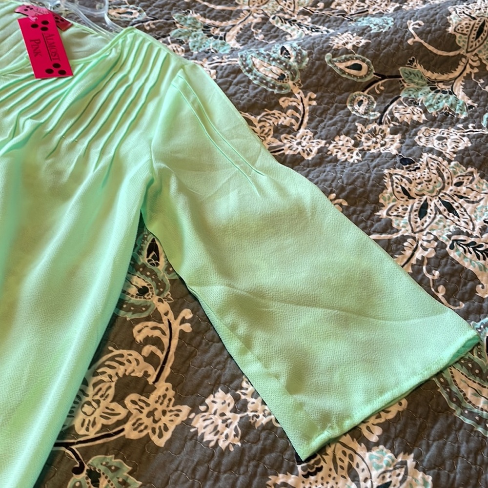 Almost Pink sheer blouse - Picture 5 of 6